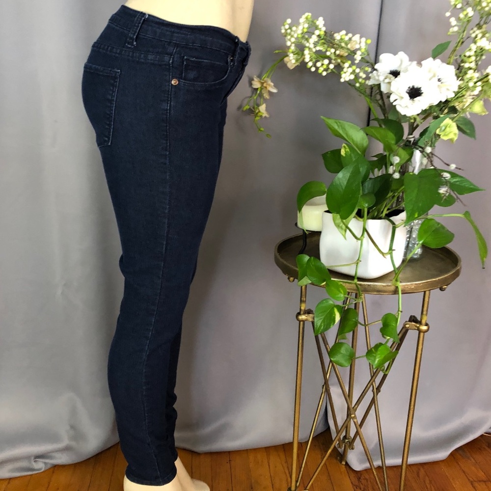FOREVER 21 Skinny Blue Jeans - Picture 2 of 3